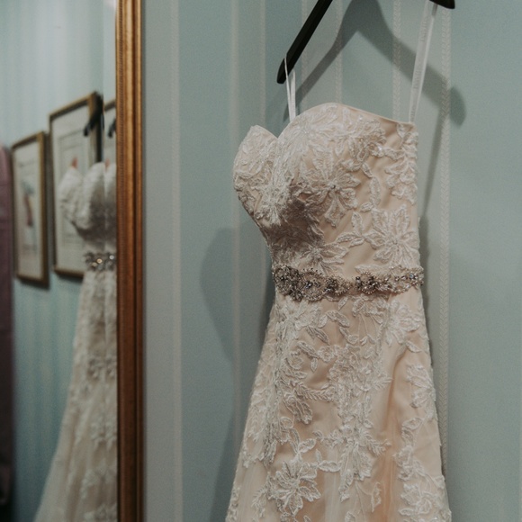 DAVID’S BRIDAL | Sweetheart A-Line Tulle & Lace Wedding Dress - Picture 4 of 7